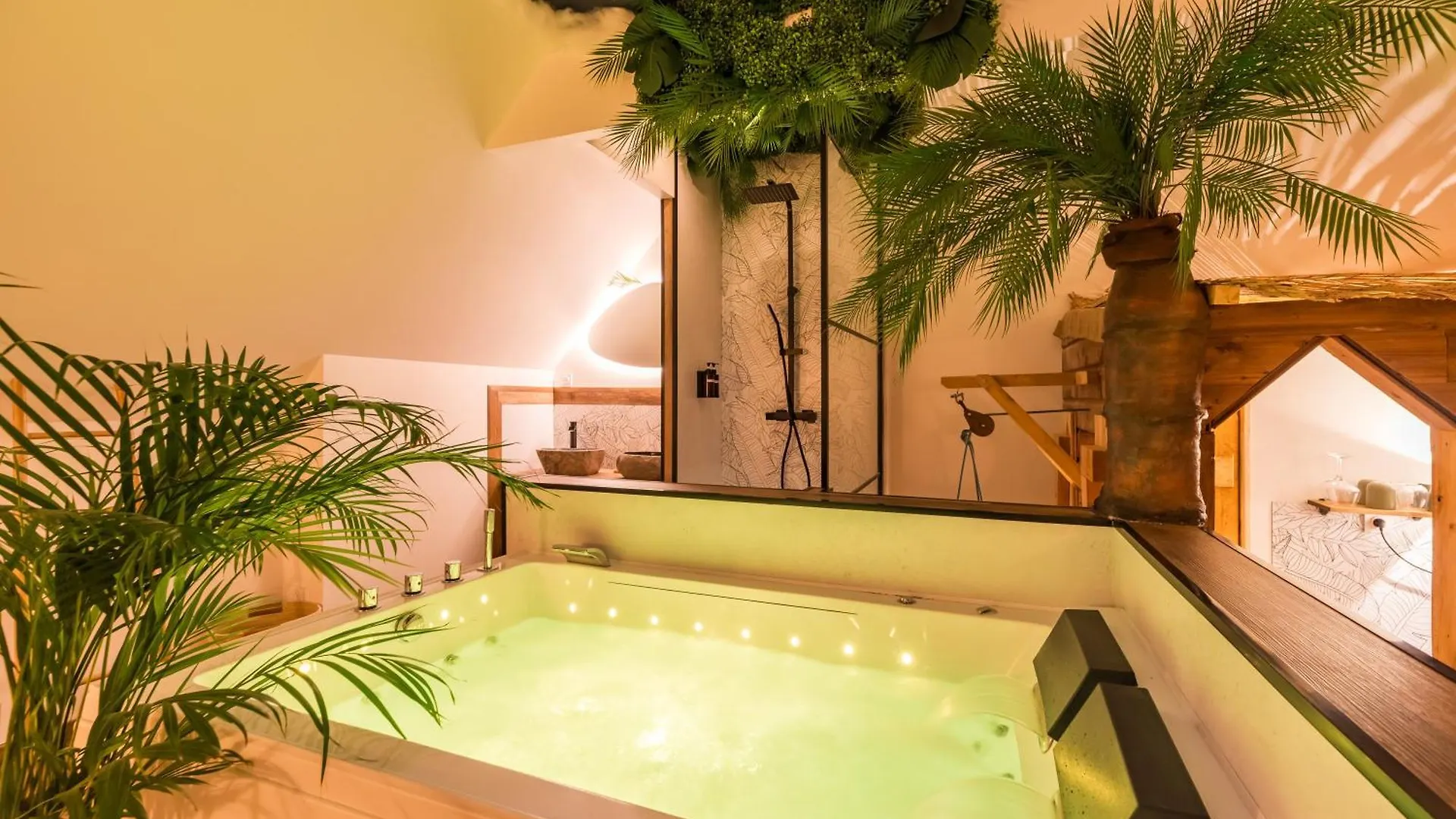 Mowgli Gite Jungle Begard France