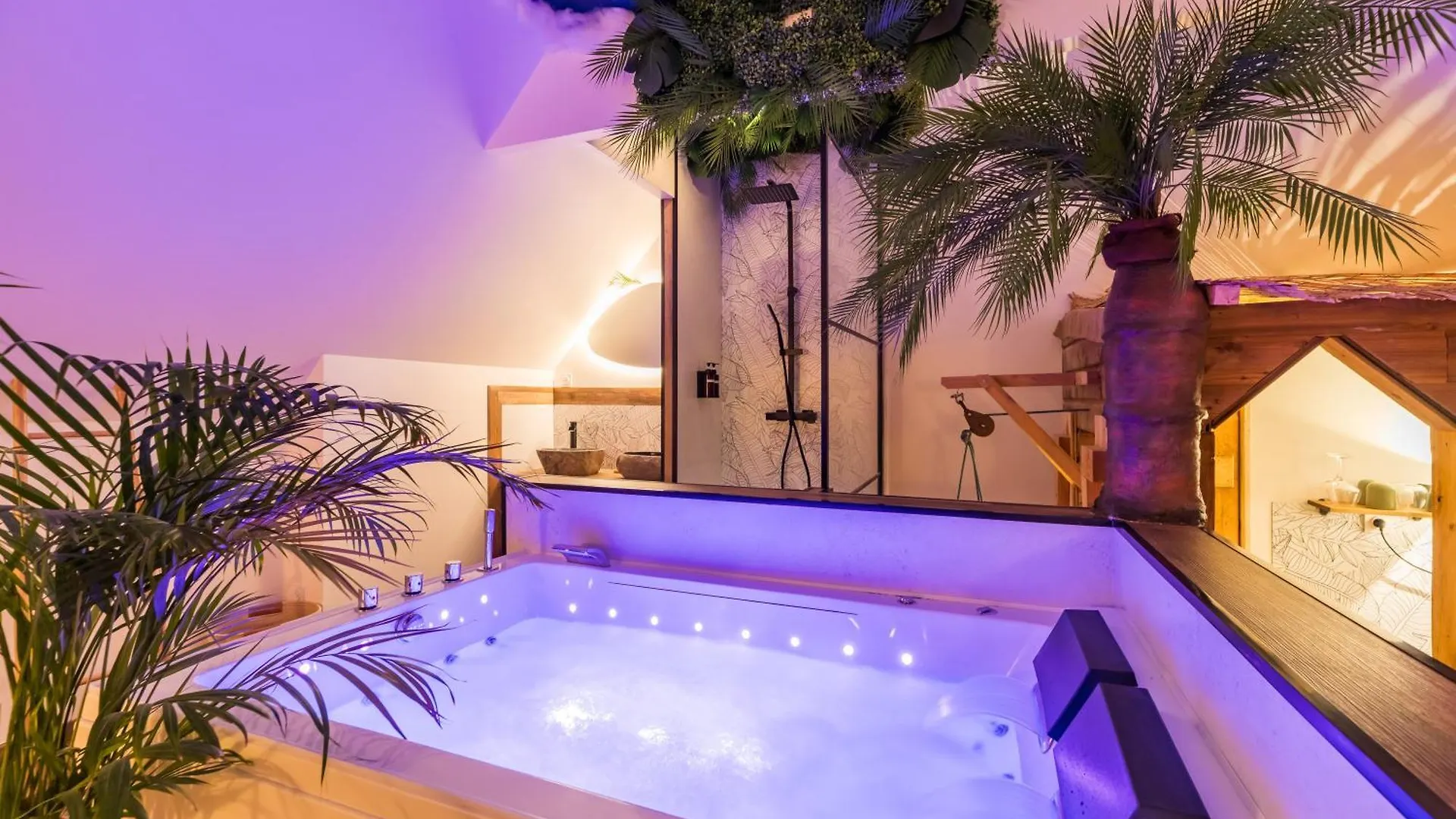 Holiday home Mowgli Gite Jungle Begard